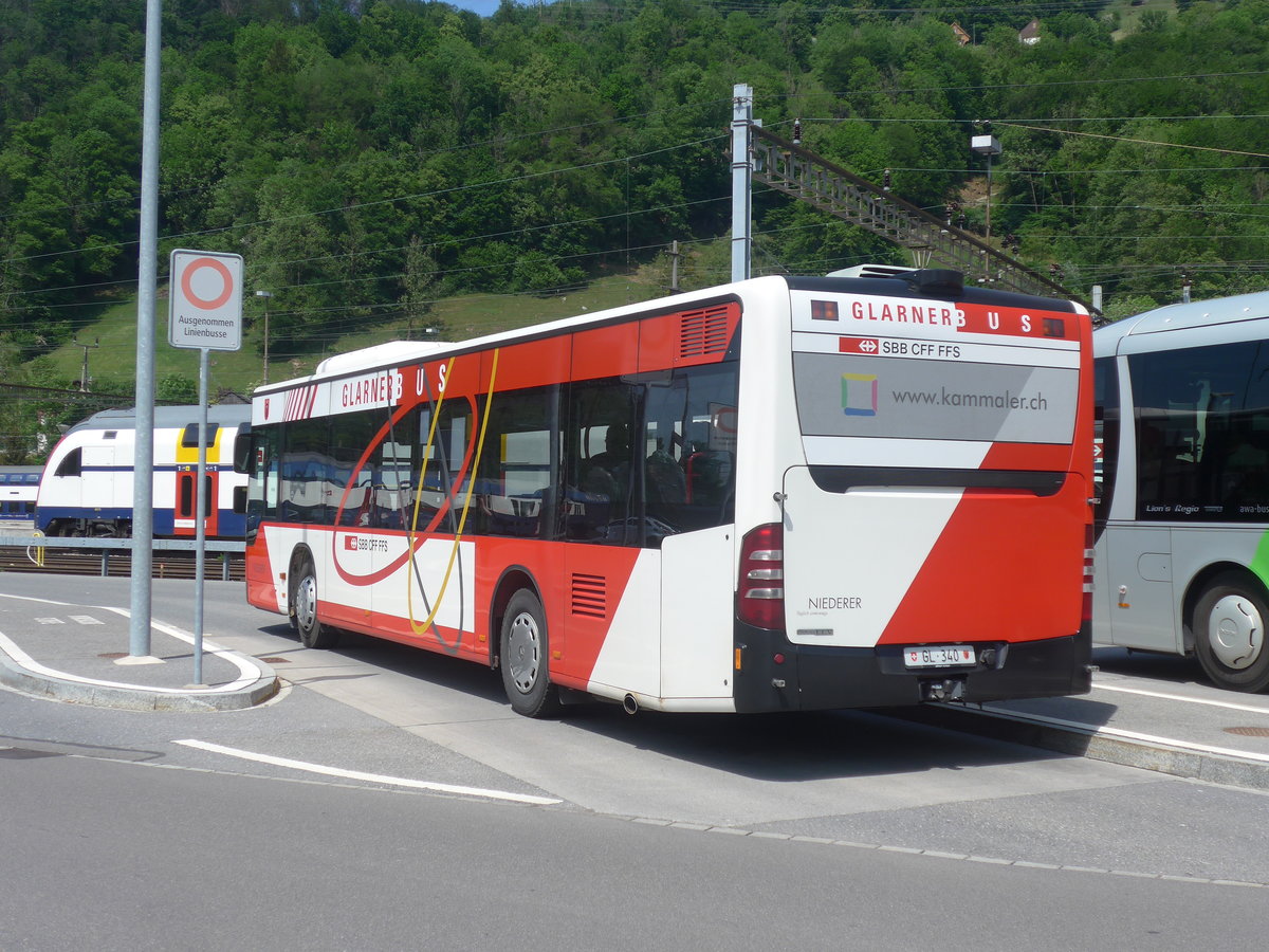 (216'856) - Niederer, Filzbach - Nr. 29/GL 340 - Mercedes am 9. Mai 2020 beim Bahnhof Ziegelbr�cke
