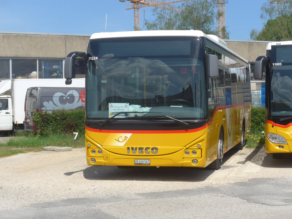 (216'992) - CarPostal Ouest - VD 626'567 - Iveco am 10. Mai 2020 in Yverdon, Garage