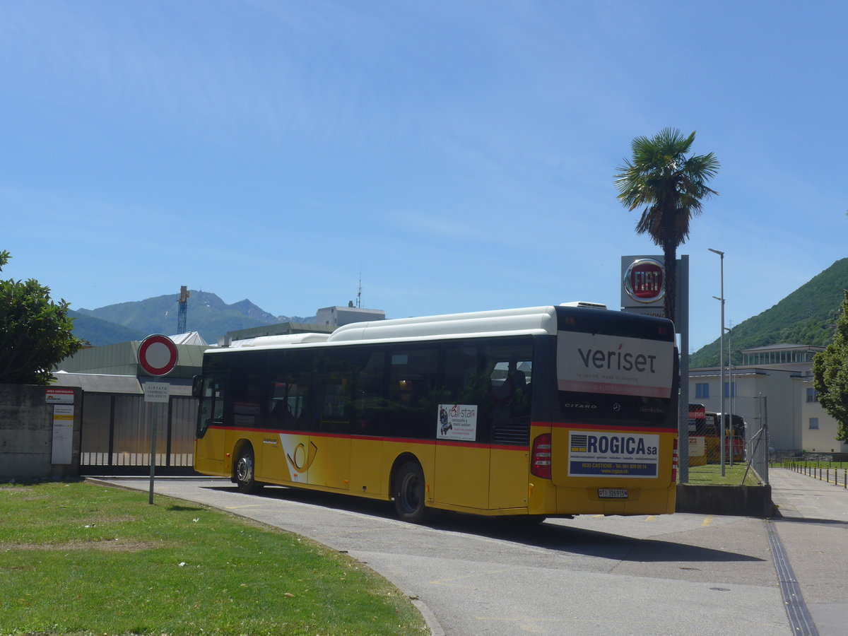 (217'319) - AutoPostale Ticino - TI 326'915 - Mercedes (ex Starnini, Tenero) am 24. Mai 2020 in Bellinzona, Garage