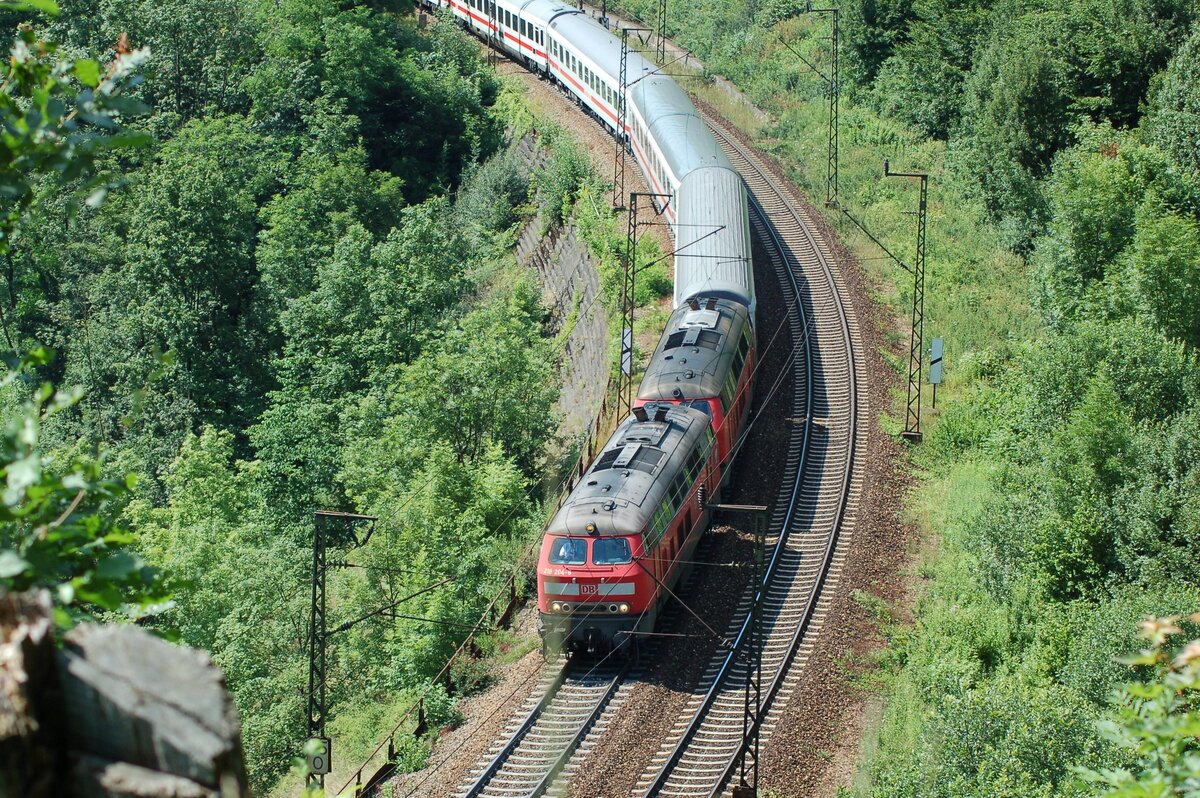218 204-6 und 218 auf der Geislinger Steige am 06.10.2010.