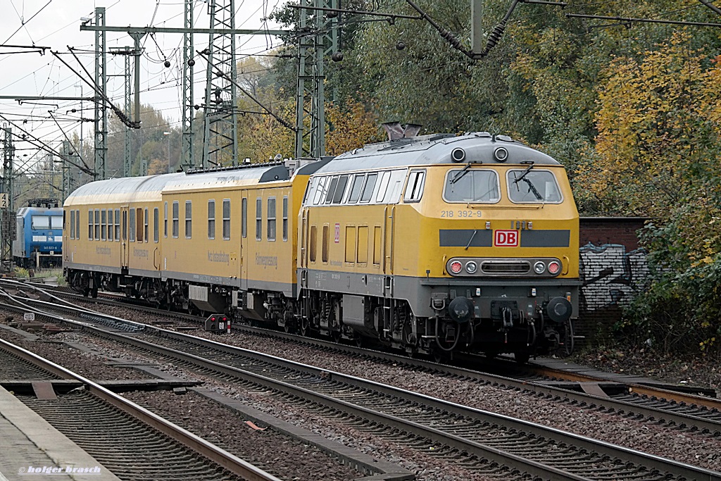 218 392-9 fuhr mit einen schienenpr�fzug am 21.10.13 durch hh-harburg