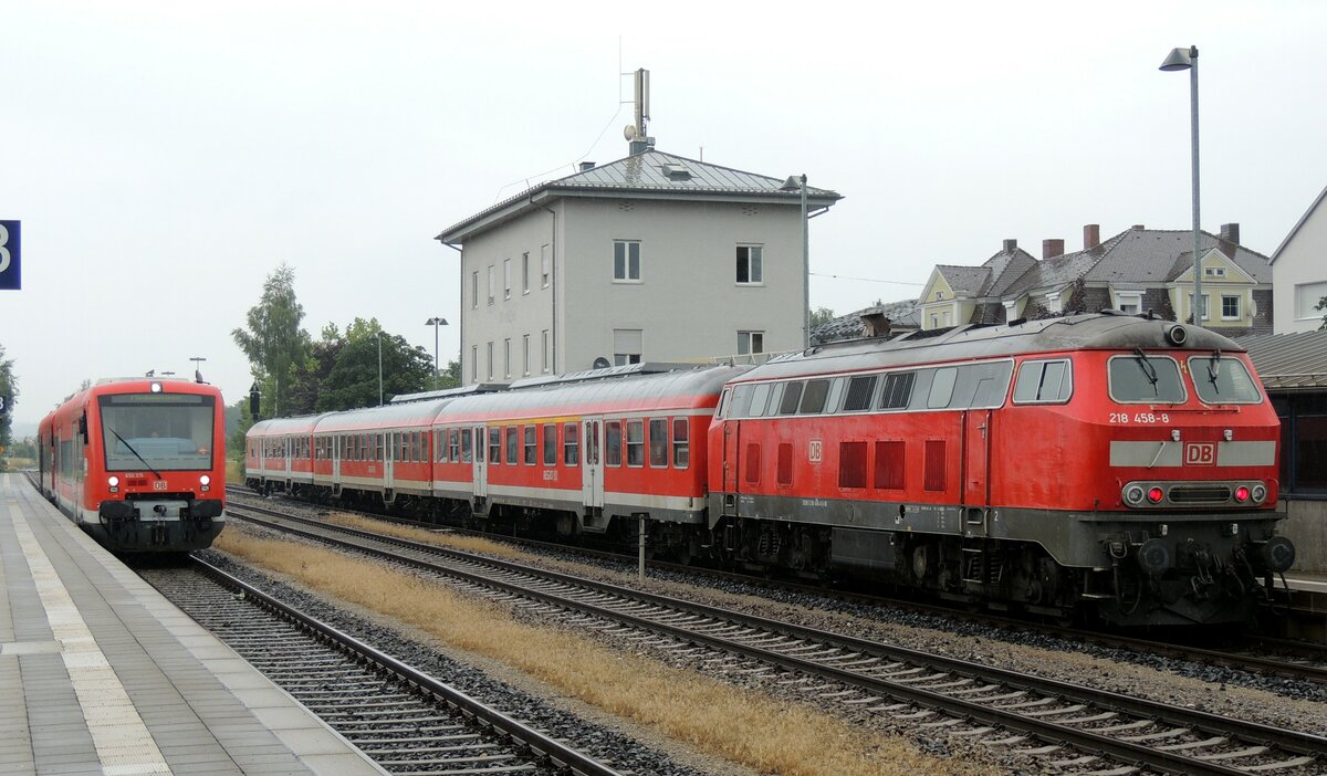 218 456-6 und 650 315 in Illertissen am 04.07.2012.