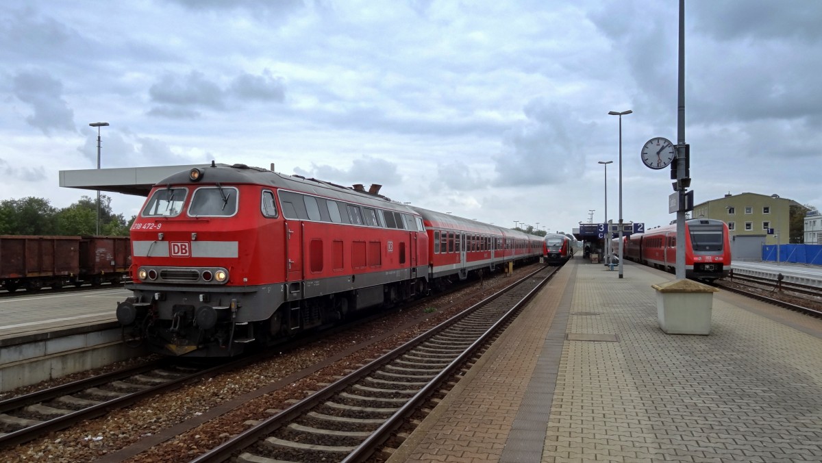 218-472 macht mit einem RE nach Memmingen in Buchloe Station.
Aufgenommen im September 2014.