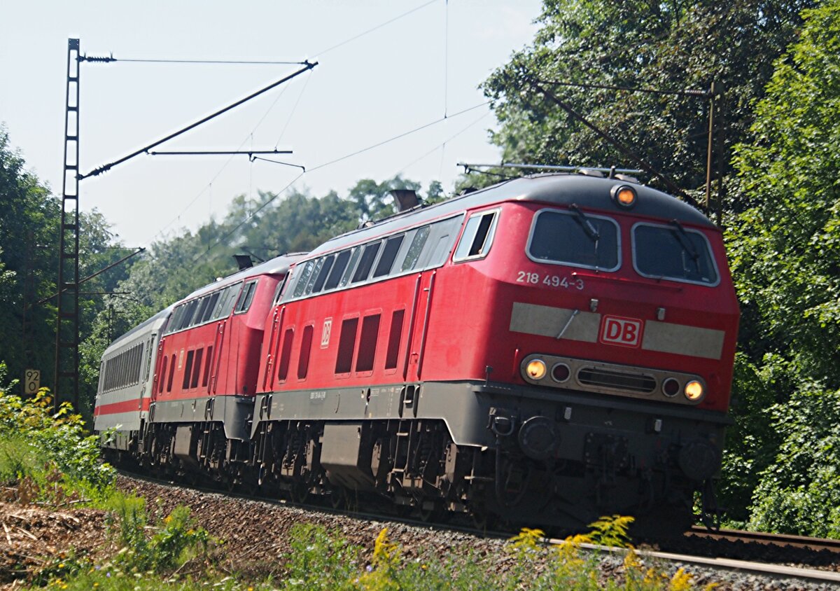 218 484-3 und eine weitere 218 mit IC 2012 Allgäu in Ulm am 04.08.2014.