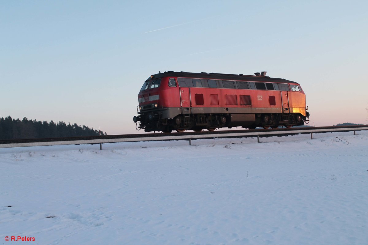 218 498-4 auf dem Weg als Tfzf 72391 Mühldorf (Obb) nach Chemnitz bei Marktleuthen. 15.02.17