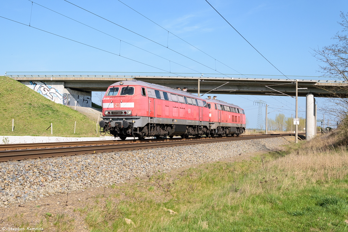 218 835-7 & 218 831-6 DB Fernverkehr in Nennhausen und fuhren weiter in Richtung Stendal, um den ICE 372 der bei Stendal wohl einen PU hatte von dort nach Berlin zu bringen. 09.04.2017