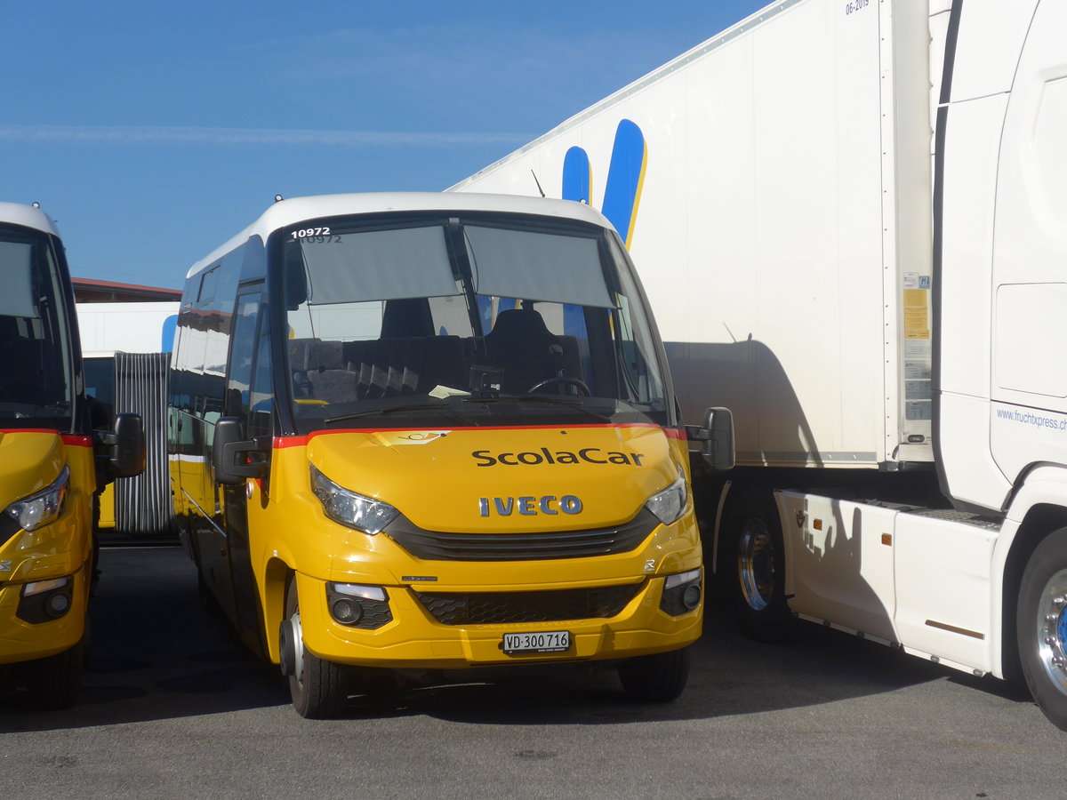 (218'802) - CarPostal Ouest - VD 300'716 - Iveco/Rosero am 19. Juli 2020 in Kerzers, Interbus