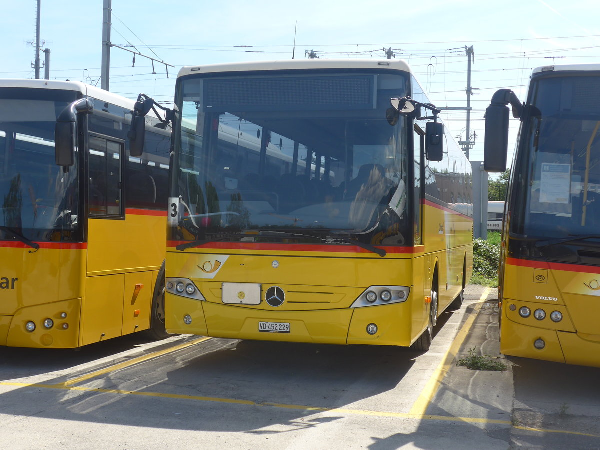 (219'054) - CarPostal Ouest - VD 452'229 - Mercedes (ex SAPJV, L'Isle) am 25. Juli 2020 in Yverdon, Garage