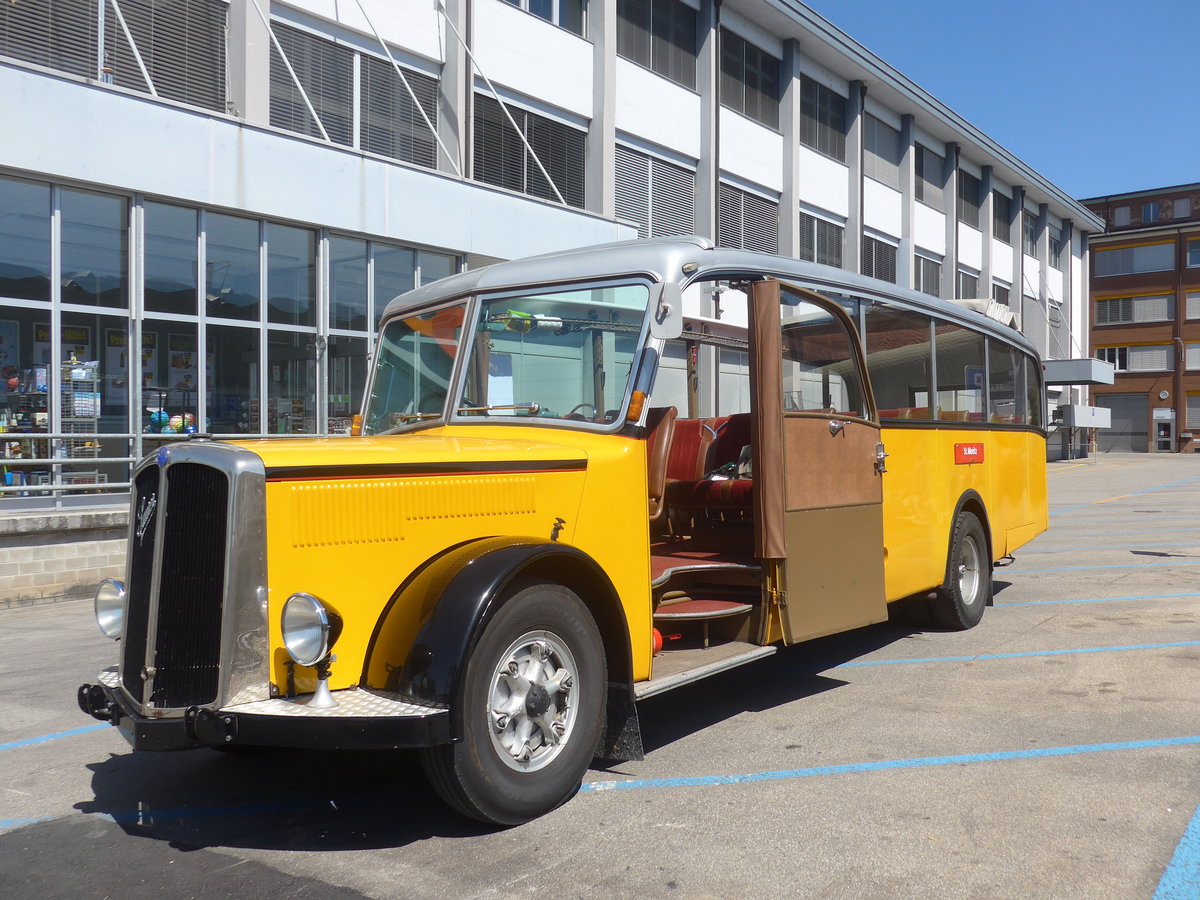 (219'588) - Schlapp, Cottens - FR 300'537 - Saurer/Saurer (ex SATEG, Lausanne; ex P 23'086; ex P 2138) am 9. August 2020 beim Bahnhof Biglen