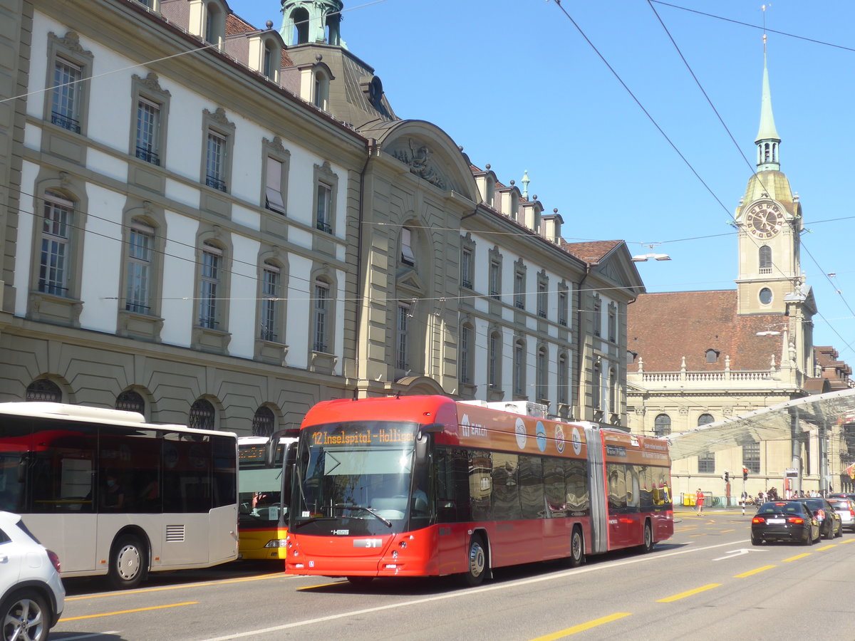 (219'622) - Bernmobil, Bern - Nr. 31 - Hess/Hess Gelenktrolleybus am 9. August 2020 beim Bahnhof Bern