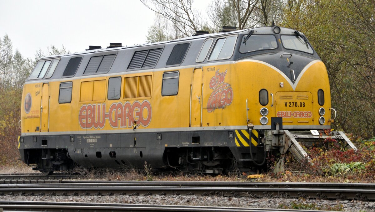 221 105-0 von EBW V 270.01 in Ulm am 07.11.2009.