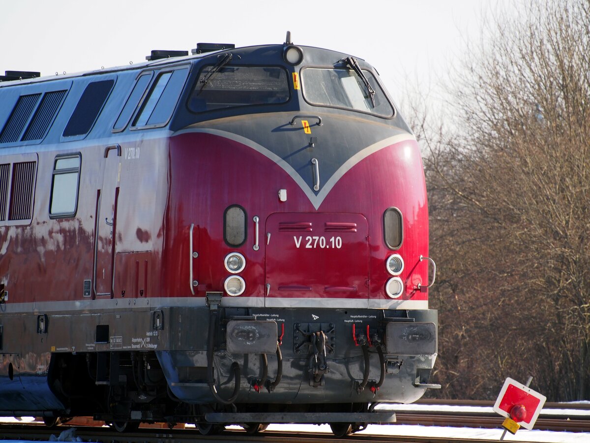 221 145-0 (V 270-10) in Ulm am 20.02.2015.