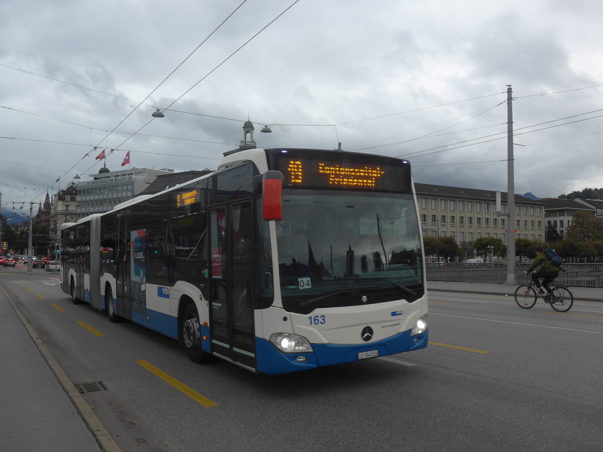 (221'403) - VBL Luzern - Nr. 163/LU 164'526 - Mercedes am 25. September 2020 in Luzern, Bahnhofbr�cke