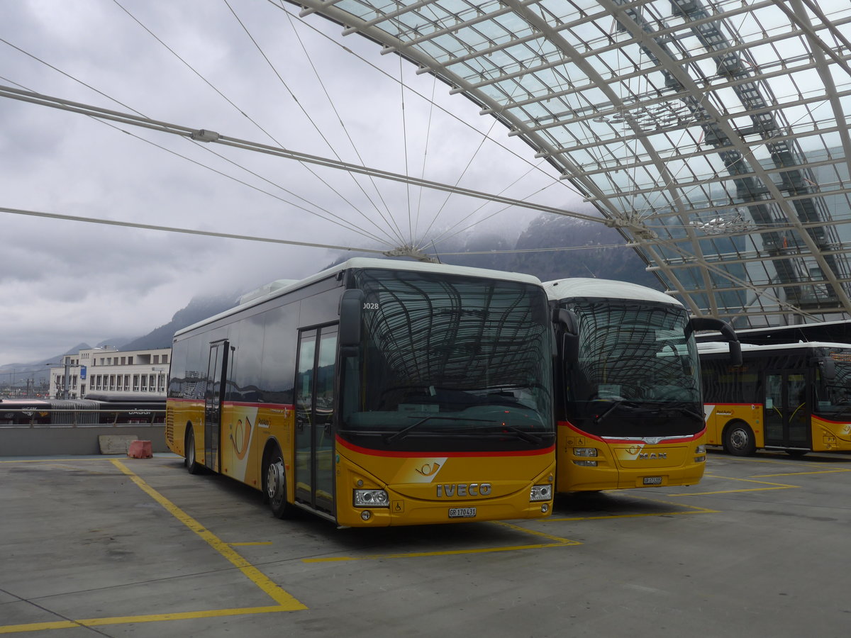 (221'436) - PostAuto Graub�nden - GR 170'431 - Iveco am 26. September 2020 in Chur, Postautostation