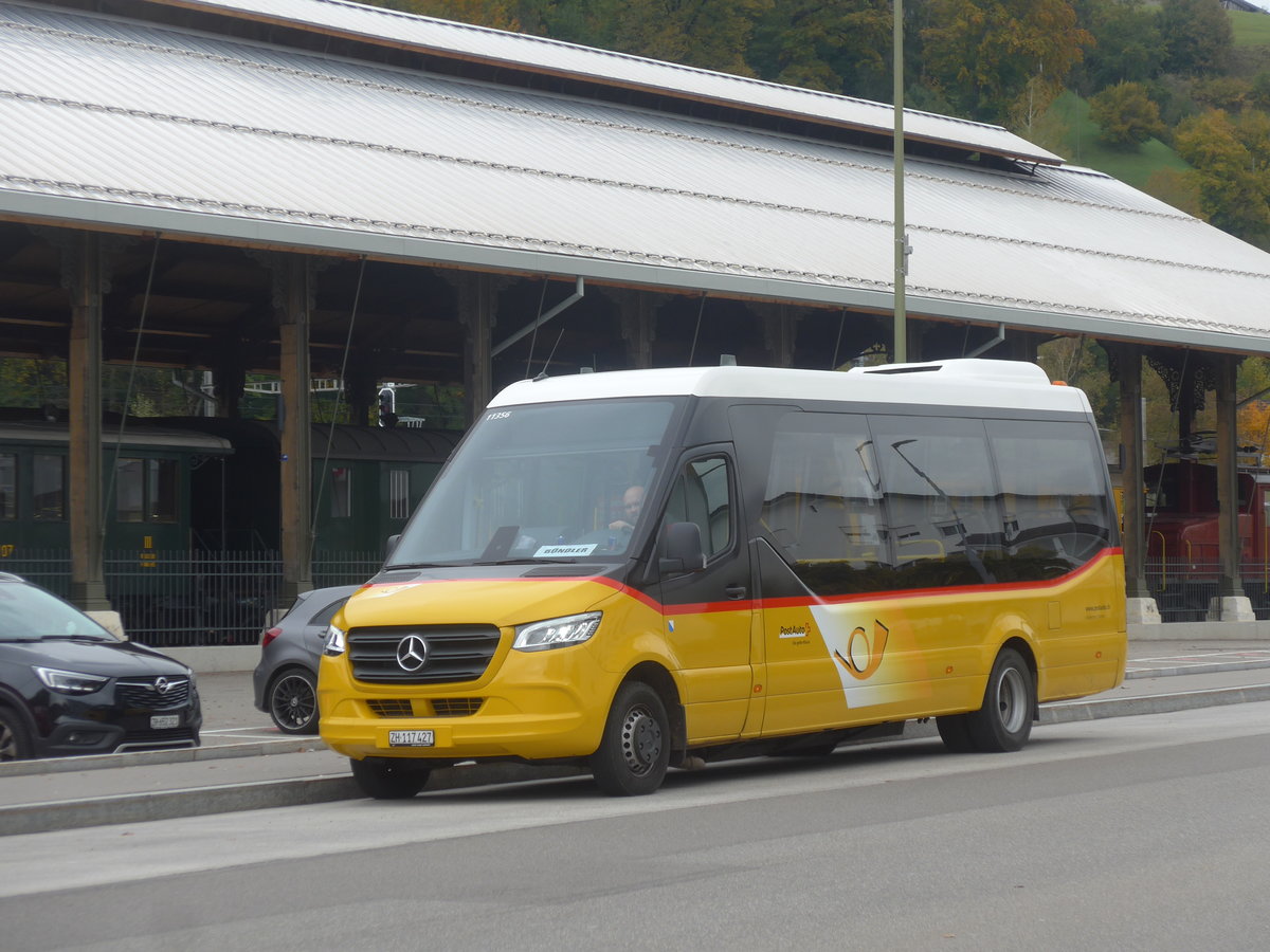 (221'881) - Leutenegger, Bauma - Nr. 397/ZH 117'427 - Mercedes am 12. Oktober 2020 beim Bahnhof Bauma