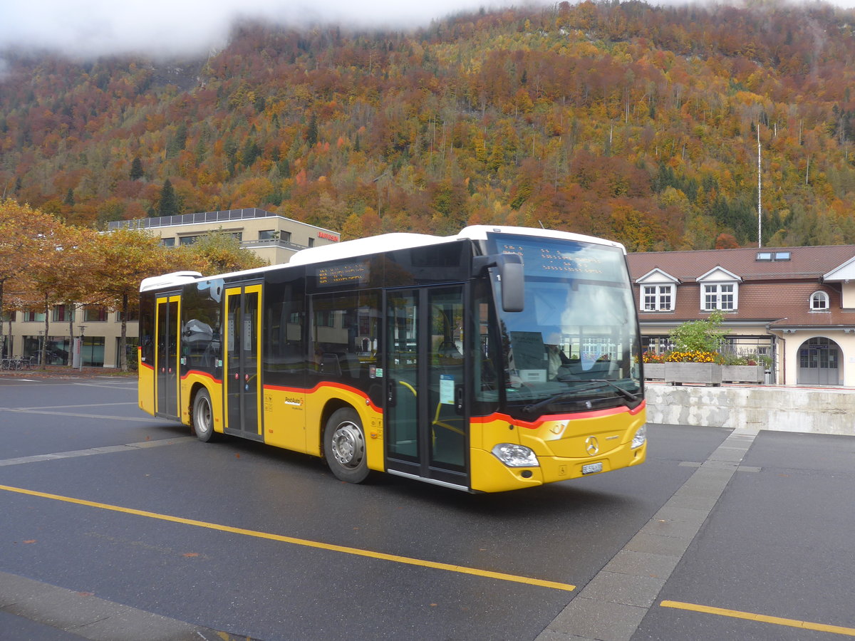 (222'608) - PostAuto Bern - BE 534'630 - Mercedes am 24. Oktober 2020 beim Bahnhof Interlaken Ost