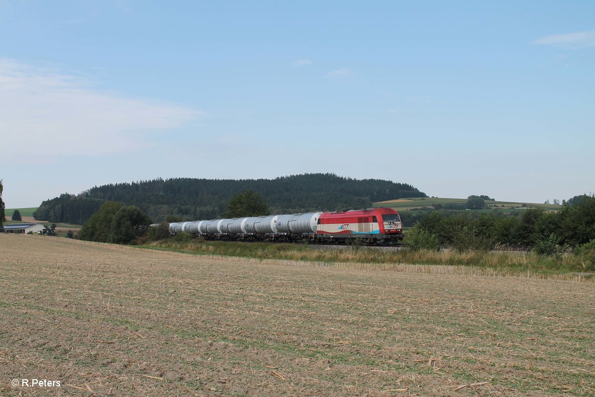 223 034 zieht den Kesselzug aus XTCH nach Regensburg bei Lengenfeld. 28.08.16