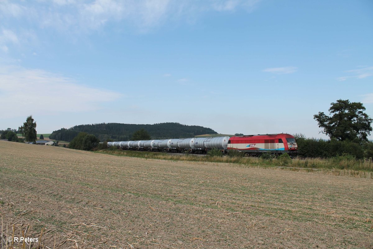 223 034 zieht den Kesselzug aus XTCH nach Regensburg bei Lengenfeld. 28.08.16