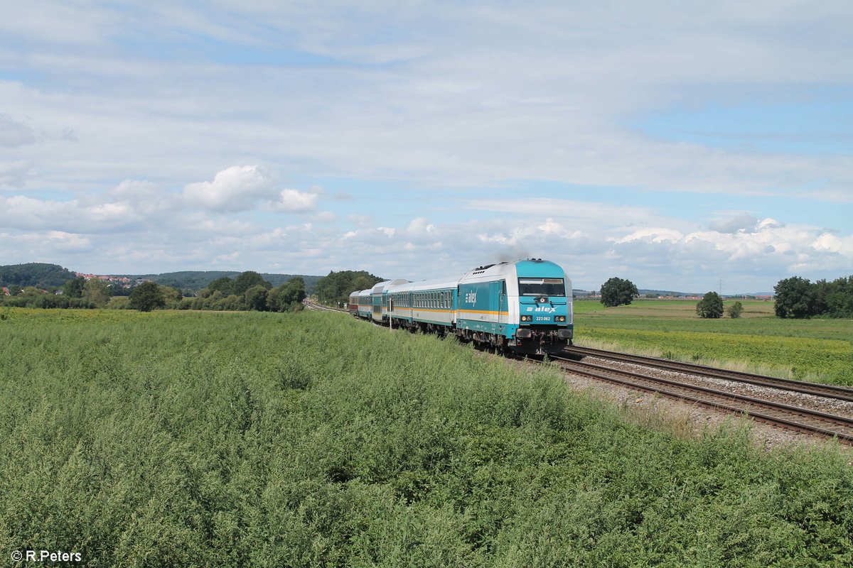 223 062 zieht den ALX84113 Hof - München kurz vor Haslbach Richtung Regensburg. 19.08.17