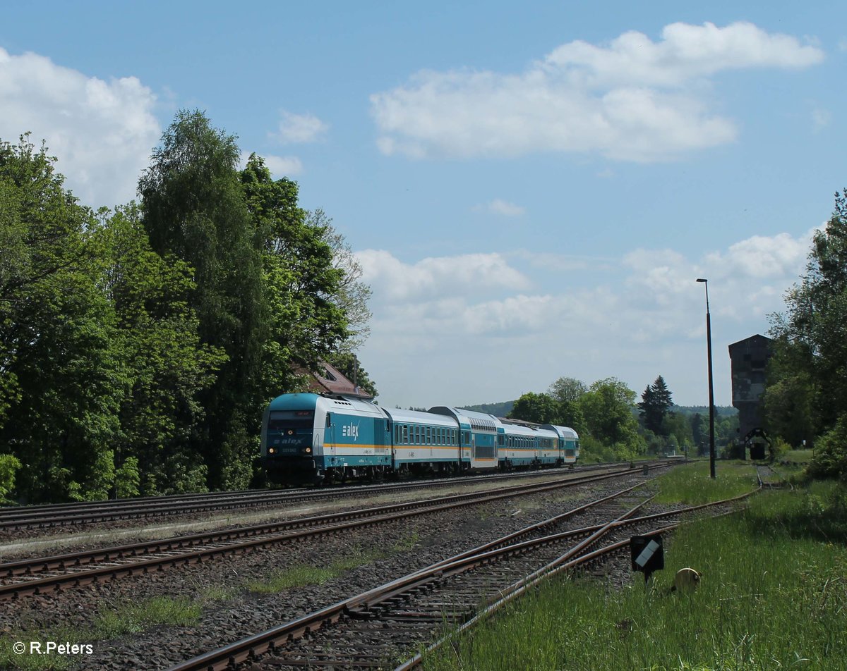 223 062 zieht mit dem ALX84104 München - Hof durch Pechbrunn. 26.05.16