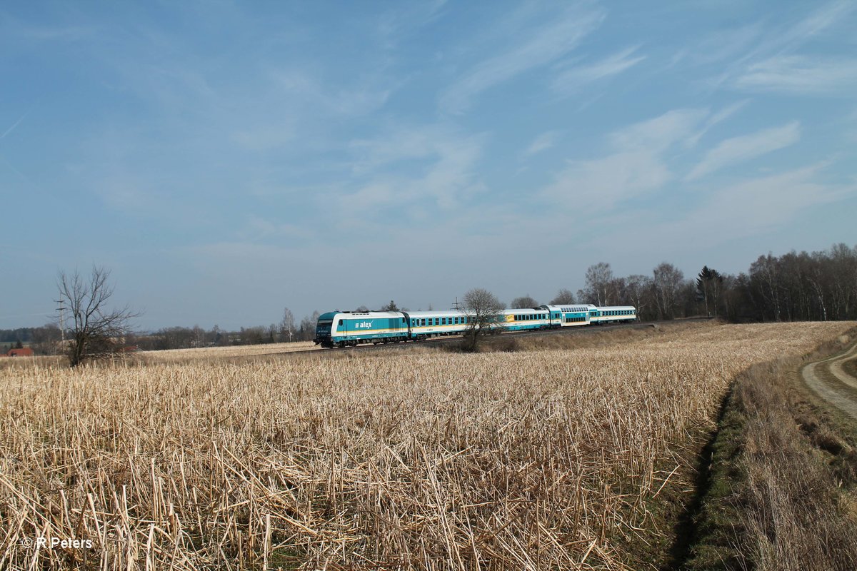 223 063 zieht als ALX84106 München - Hof bei Unterthölau vorbei. 18.03.16