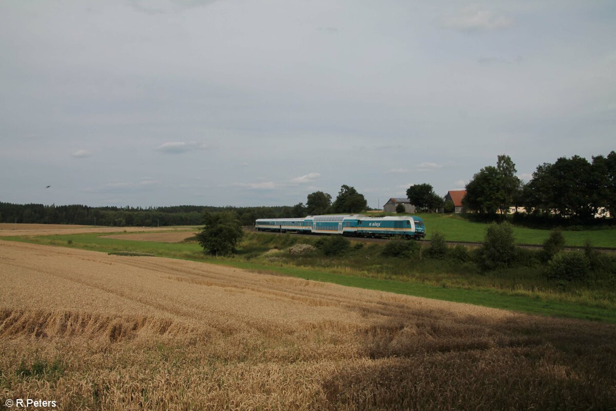 223 068 mit dem ALX RE2 79854 Hof - München bei Röthenbach im Steinwald. 12.08.21