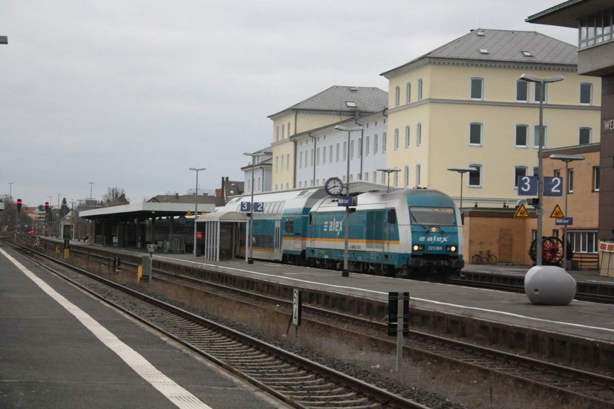 223 069 vom alex als RE mit ziel M�nchen Hbf im Bahnhof Weiden (Oberpfalz) am 23.3.21