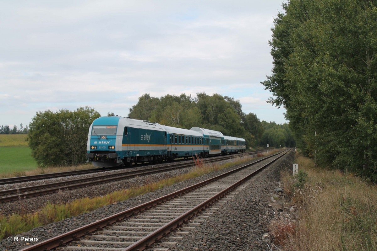 223 071 mit dem ALX84115 Hof - Mnchen bei Schnfeld. 30.09.13