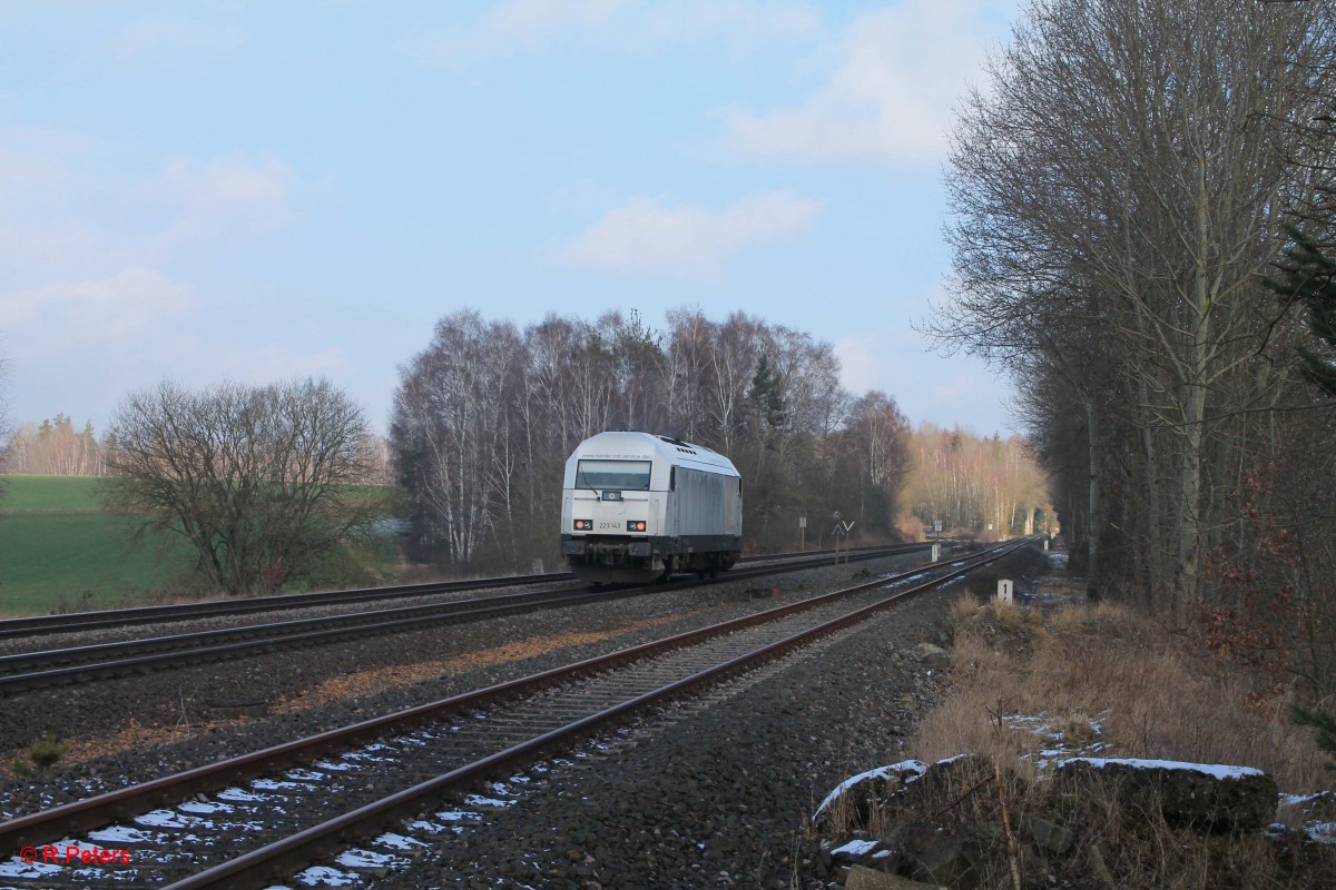 223 143 verlässt Wiesau als Lz auf dem Weg nach Hof, Schönfeld 18.02.16