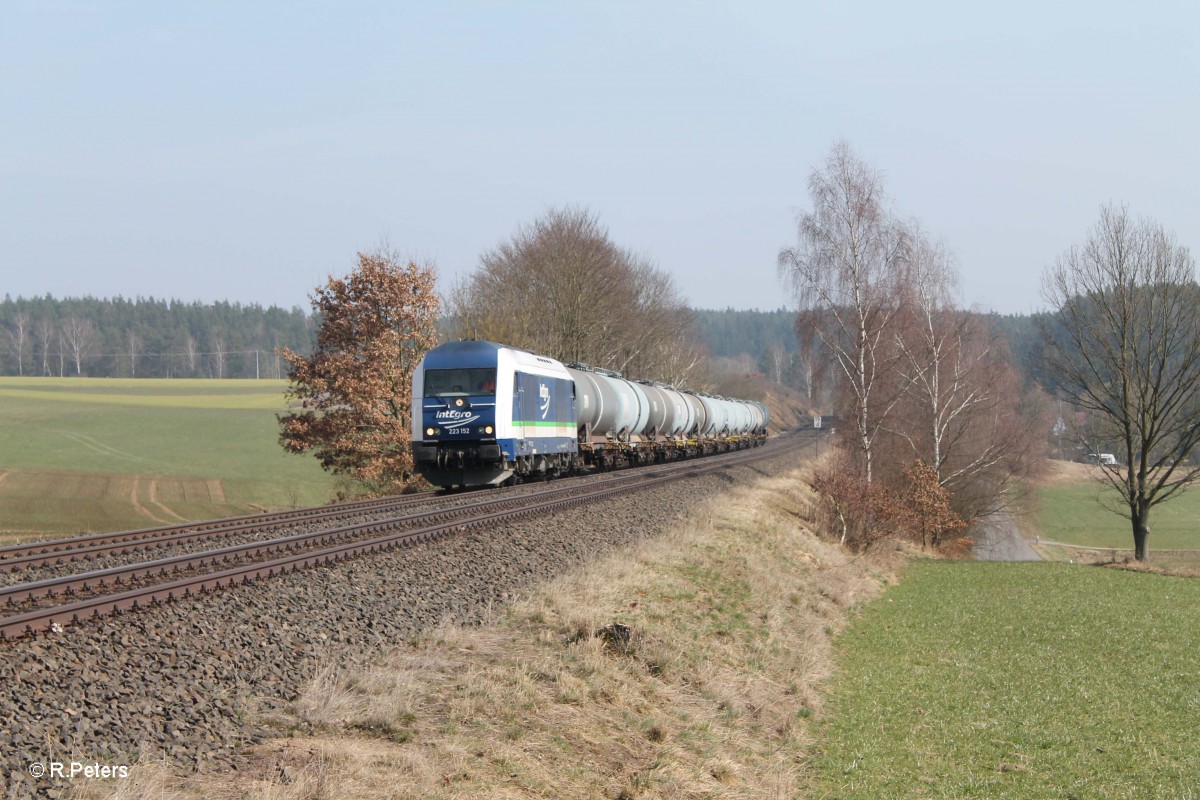 223 152 mit einem Hauer Kesselzug auf dem Weg nach Morden. 23.03.15