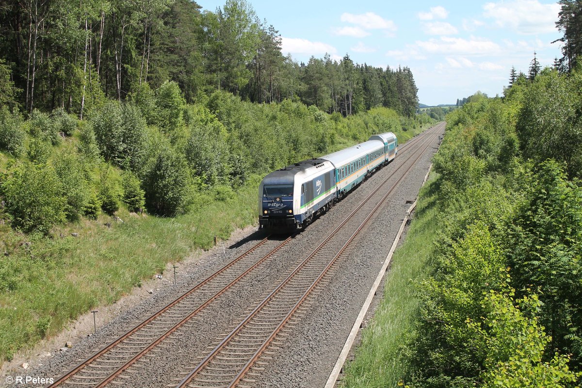 223 152 zieht den ALX79857 München  - Hof bei Großwendern. 08.06.19