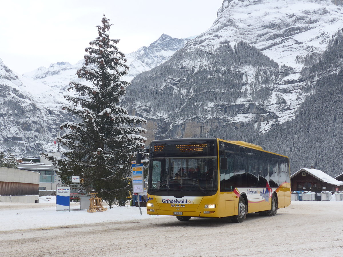 (223'161) - Grindelwaldbus, Grindelwald - Nr. 13/BE 407'170 - MAN/G�ppel am 27. Dezember 2020 beim Bahnhof Grindelwald