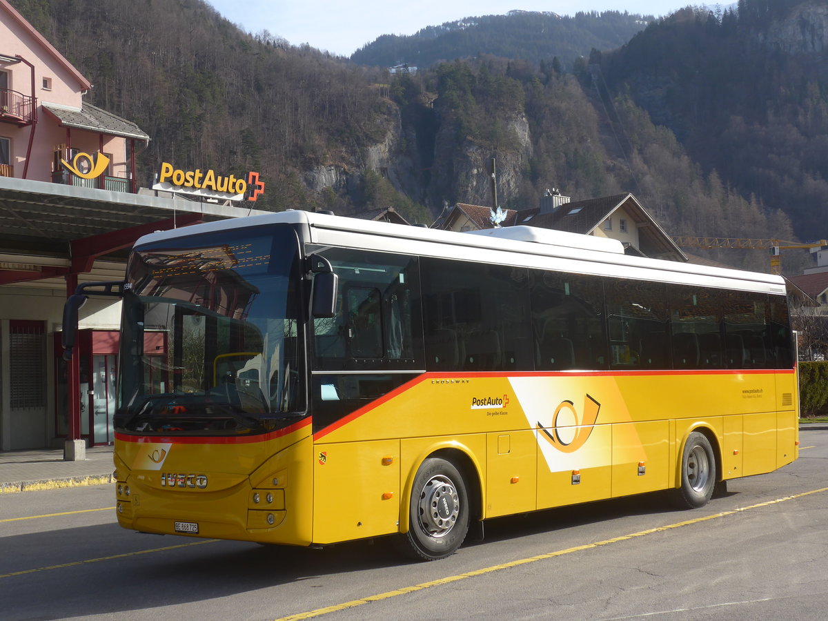 (223'767) - Fl�ck, Brienz - Nr. 25/BE 868'725 - Iveco am 26. Februar 2021 in Meiringen, Postautostation