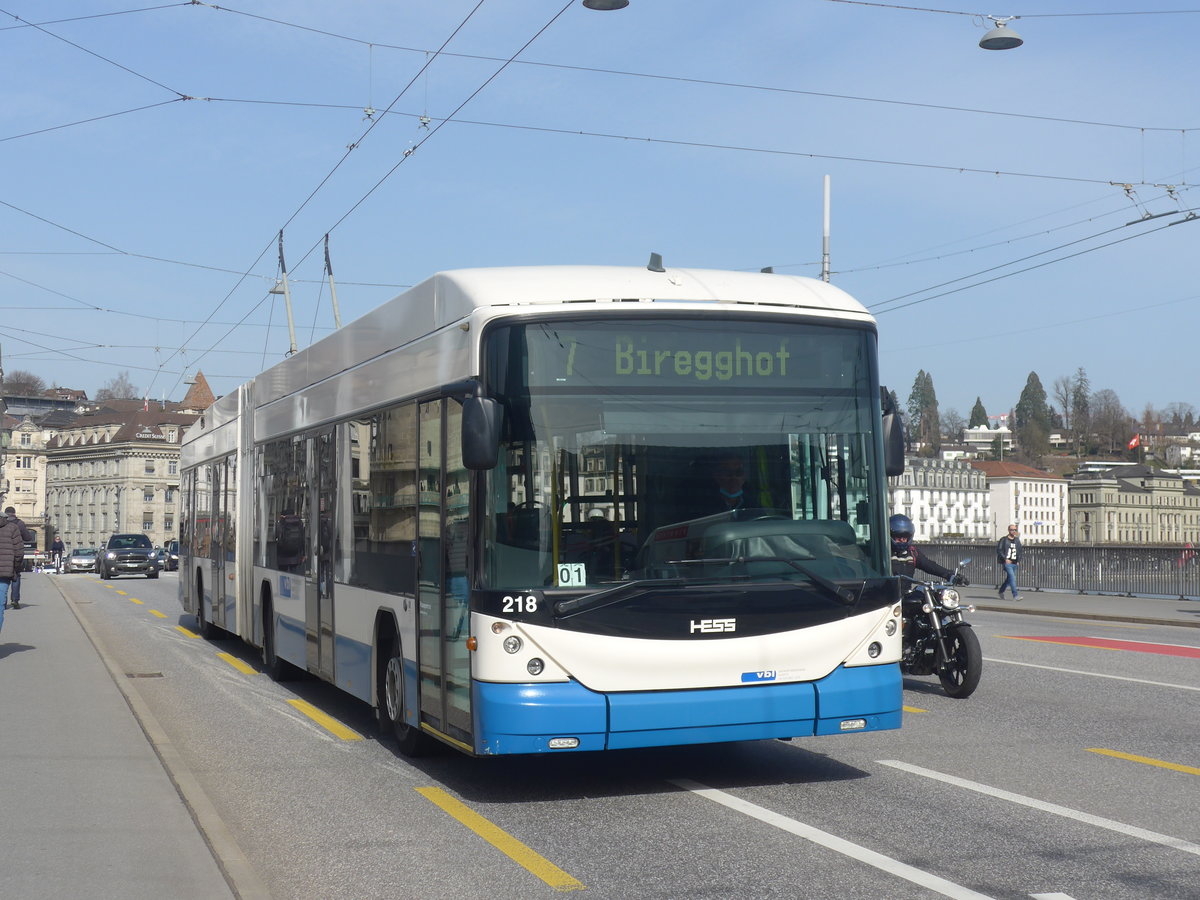 (223'802) - VBL Luzern - Nr. 218 - Hess/Hess Gelenktrolleybus am 26. Februar 2021 in Luzern, Bahnhofbr�cke