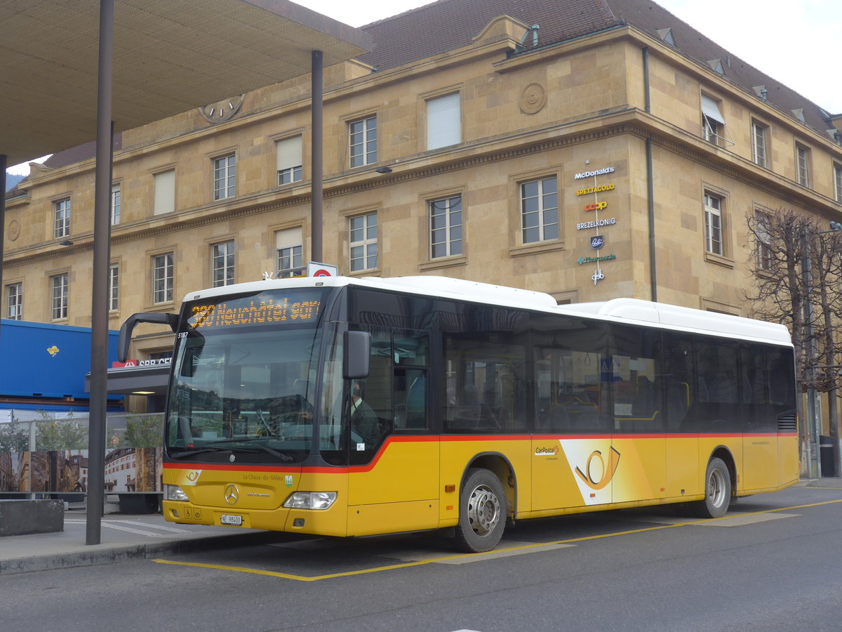 (224'044) - CarPostal Ouest - NE 98'400 - Mercedes am 7. Mrz 2021 beim Bahnhof Neuchtel