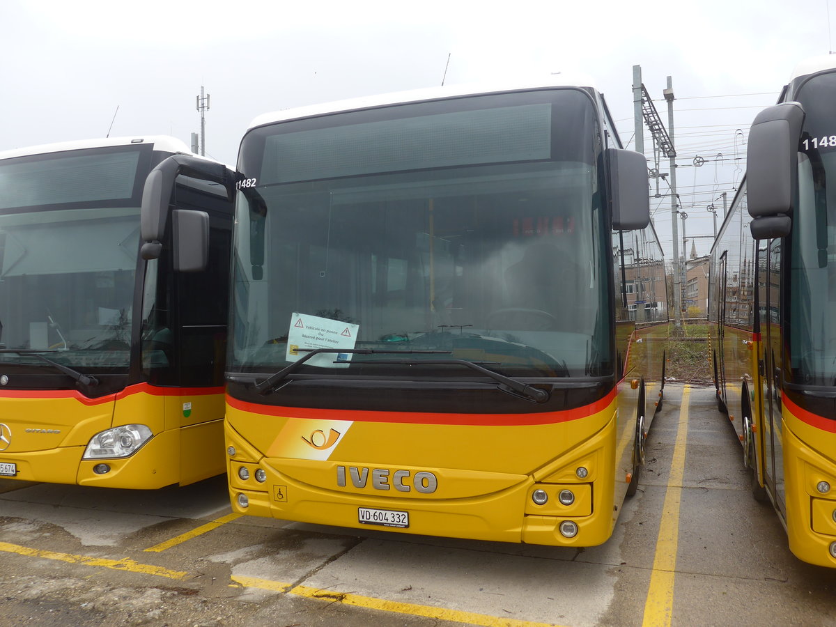 (224'190) - CarPostal Ouest - VD 604'332 - Iveco am 14. M�rz 2021 in Yverdon, Garage
