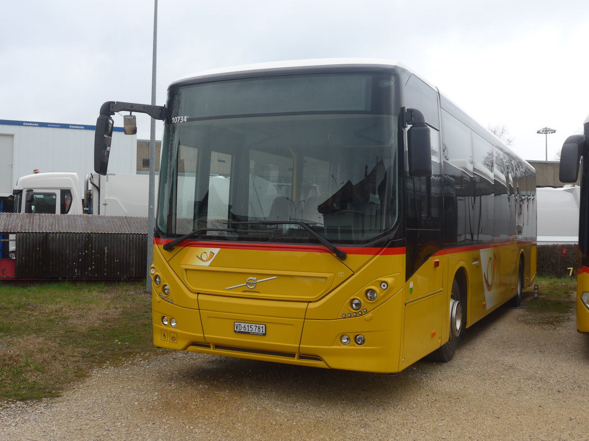 (224'206) - CarPostal Ouest - VD 615'781 - Volvo (ex Favre, Avenches) am 14. M�rz 2021 in Yverdon, Garage