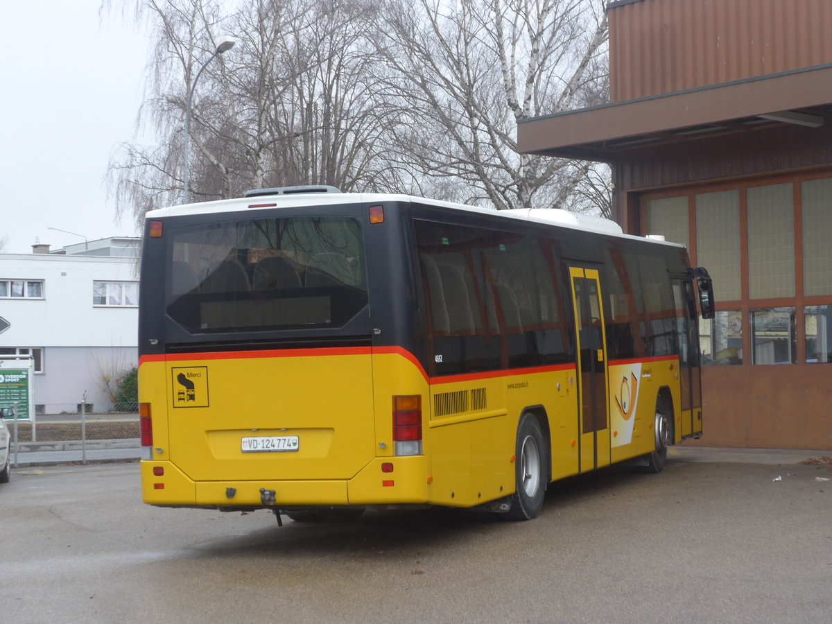 (224'214) - CarPostal Ouest - VD 124'774 - Volvo am 14. M�rz 2021 in Yverdon, Garage