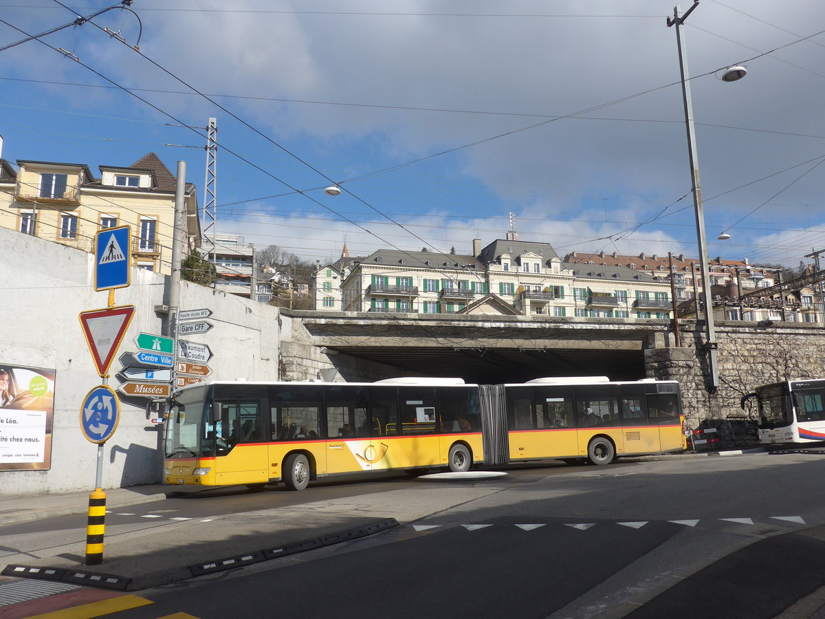 (224'235) - PostAuto Bern - Nr. 689/NE 165'367 - Mercedes (ex BE 834'689; ex H�fliger, Sursee Nr. 7) am 20. M�rz 2021 beim Bahnhof Neuch�tel (Einsatz CarPostal)