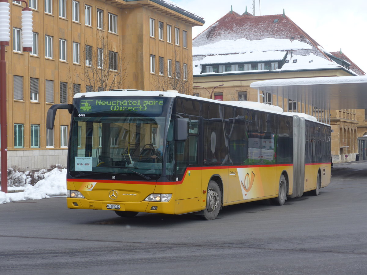 (224'265) - CarPostal Ouest - NE 165'362 - Mercedes (ex VD 386'089) am 20. M�rz 2021 beim Bahnhof La Chaux-de-Fonds