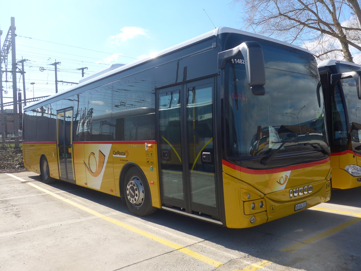 (224'305) - CarPostal Ouest - VD 604'332 - Iveco am 20. M�rz 2021 in Yverdon, Garage