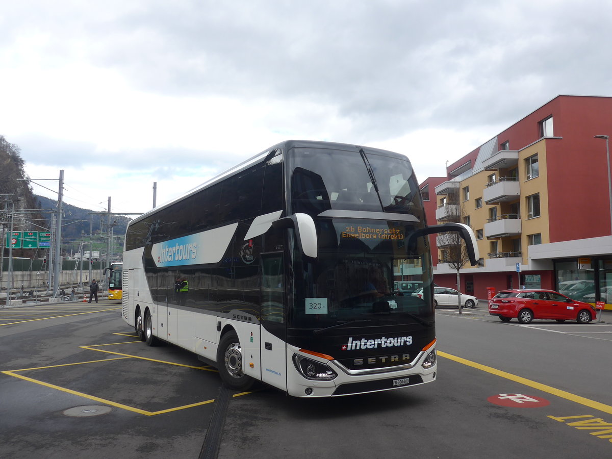 (224'424) - Intertours, Domdidier - FR 300'660 - Setra am 27. M�rz 2021 beim Bahnhof Stansstad