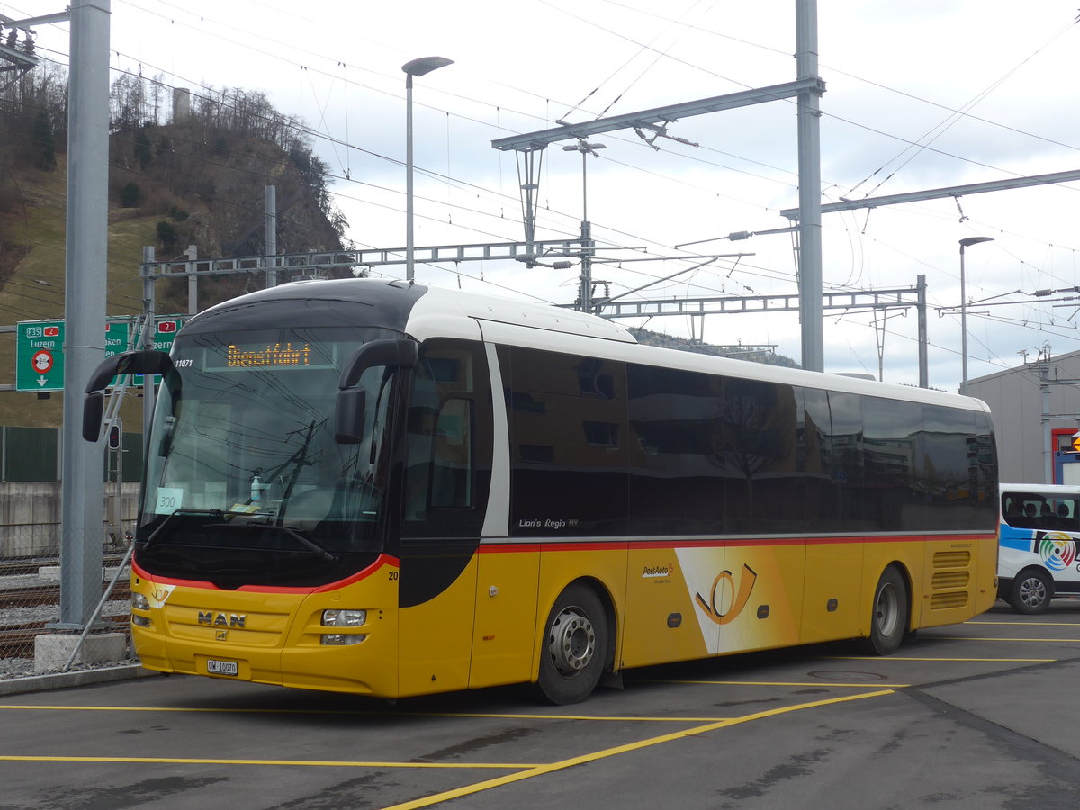 (224'435) - PostAuto Zentralschweiz - Nr. 20/OW 10'070 - MAN (ex Dillier, Sarnen Nr. 20) am 27. M�rz 2021 beim Bahnhof Stansstad