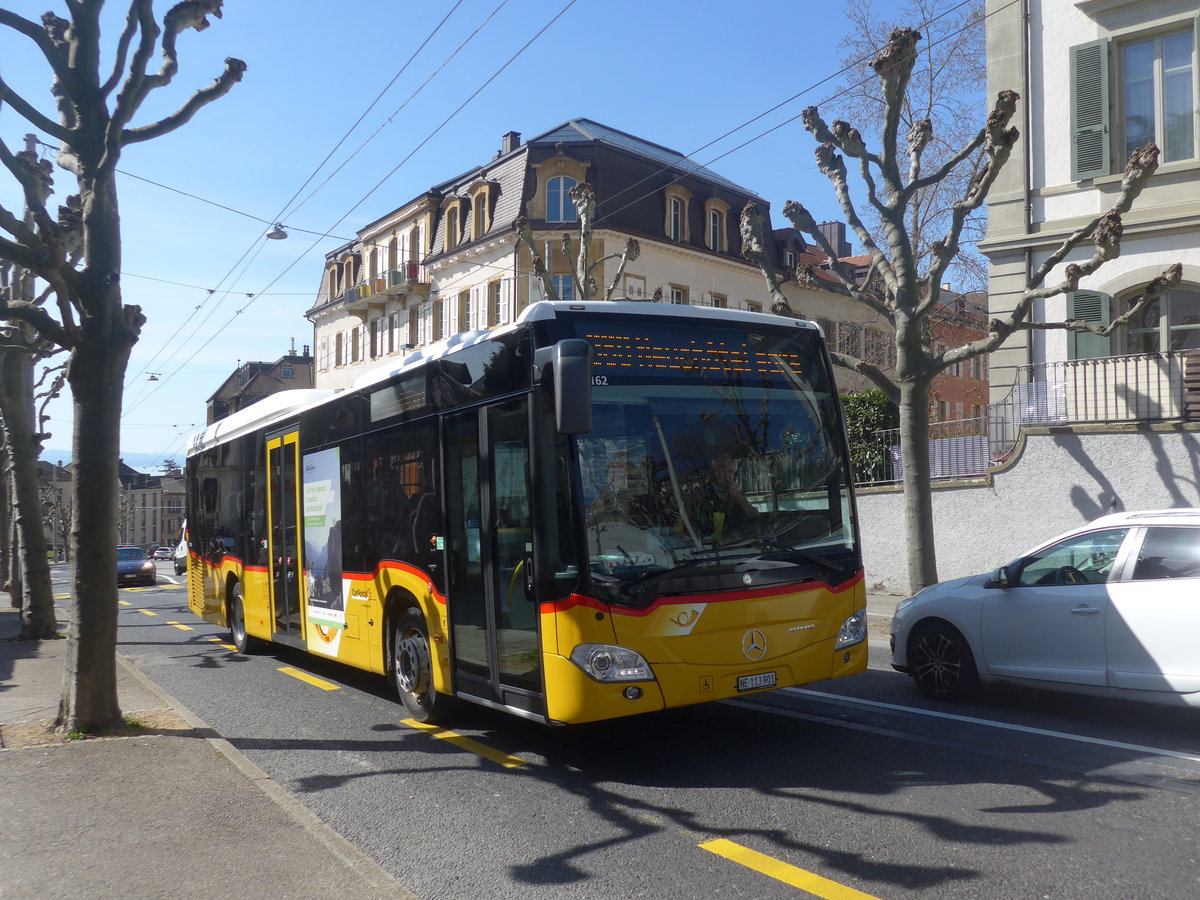 (224'562) - CarPostal Ouest - NE 113'901 - Mercedes am 29. Mrz 2021 in Neuchtel, Avenue de la Gare