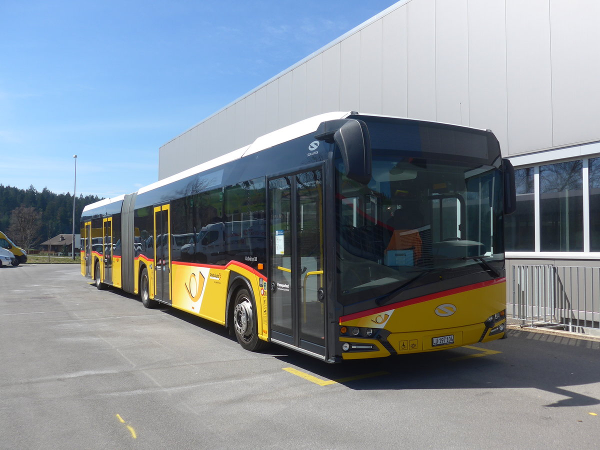 (224'903) - H�fliger, Sursee - Nr. 30/LU 197'104 - Solaris am 11. April 2021 in Ruswil, Garage ARAG
