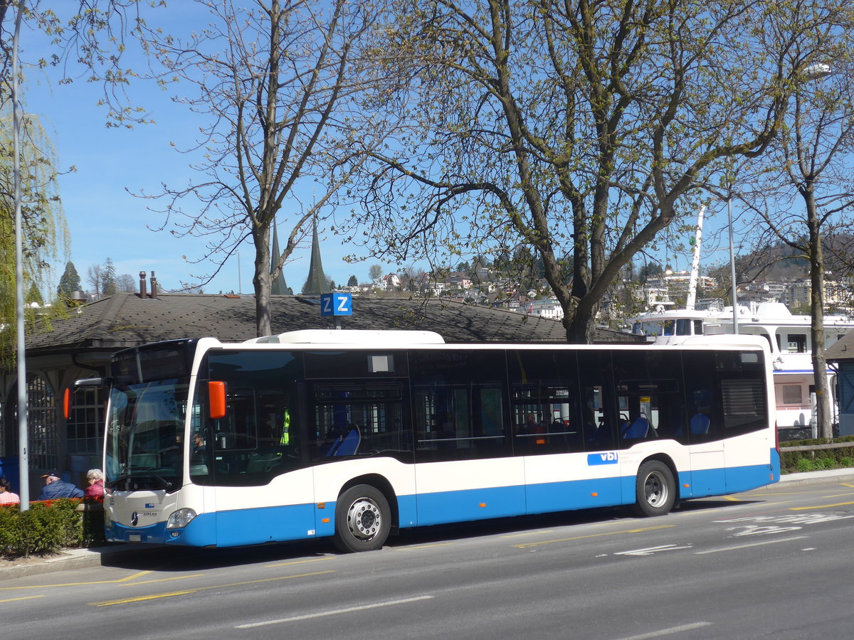 (224'938) - VBL Luzern - Nr. 85/LU 240'207 - Mercedes am 11. April 2021 beim Bahnhof Luzern