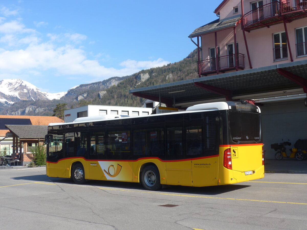 (225'186) - Fl�ck, Brienz - Nr. 21/BE 868'721 - Mercedes am 21. April 2021 in Meiringen, Postautostation