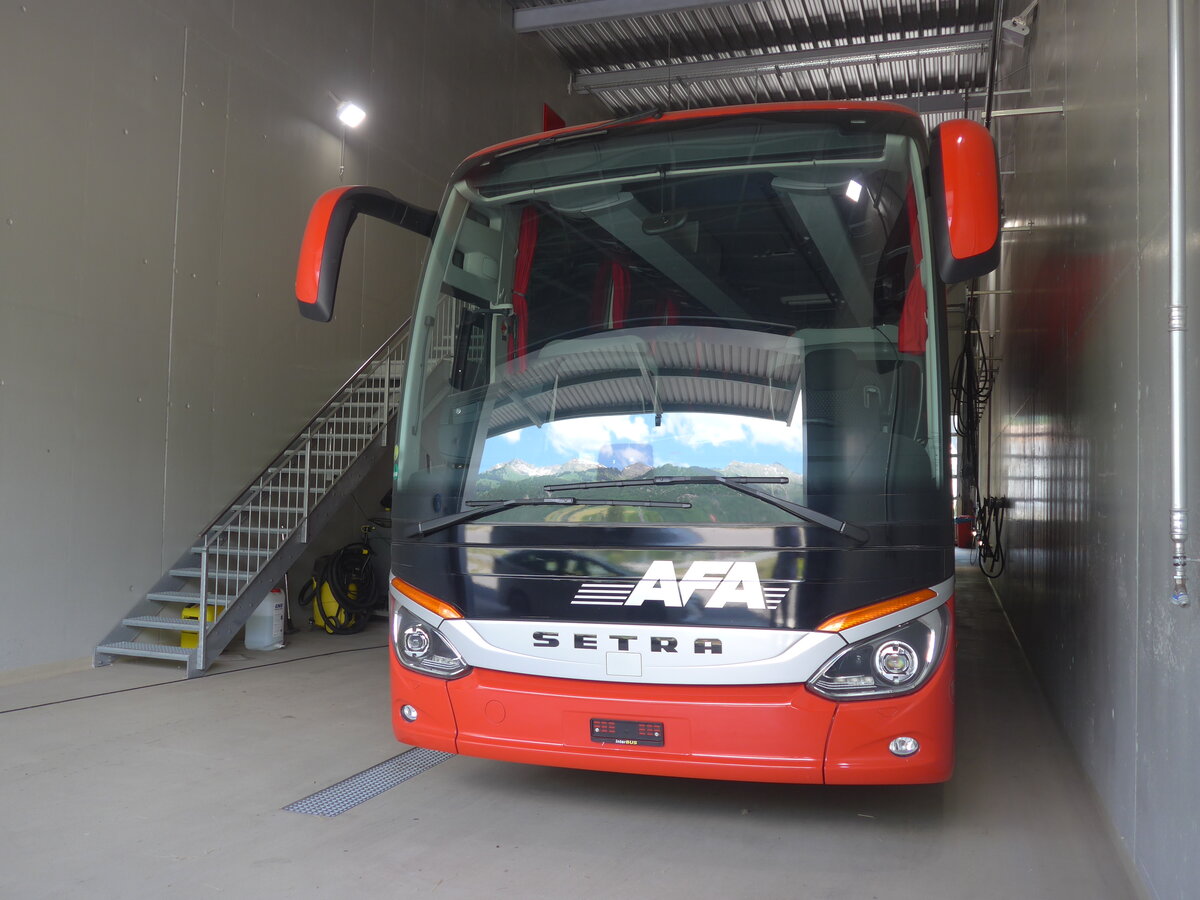 (225'942) - AFA Adelboden - Nr. 16 - Setra am 16. Juni 2021 in Frutigen, Garage