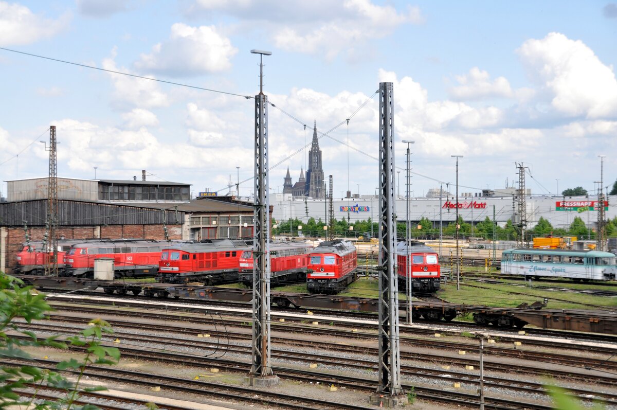 225er und 232er im Bw Ulm am 09.06.2012.