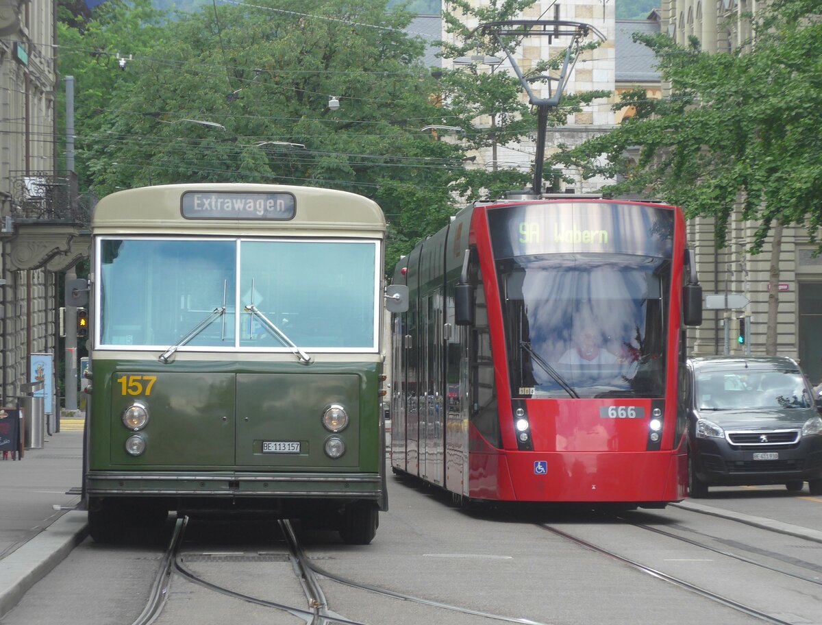 (226'360) - SVB Bern (Bernmobil historique) - Nr. 157/BE 113'157 - FBW/Gangloff am 11. Juli 2021 in Bern, Schwanengasse